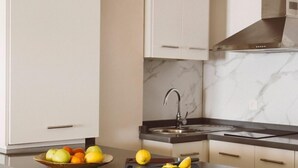 2-Bedroom Apartment (annex building) | 専用キッチン