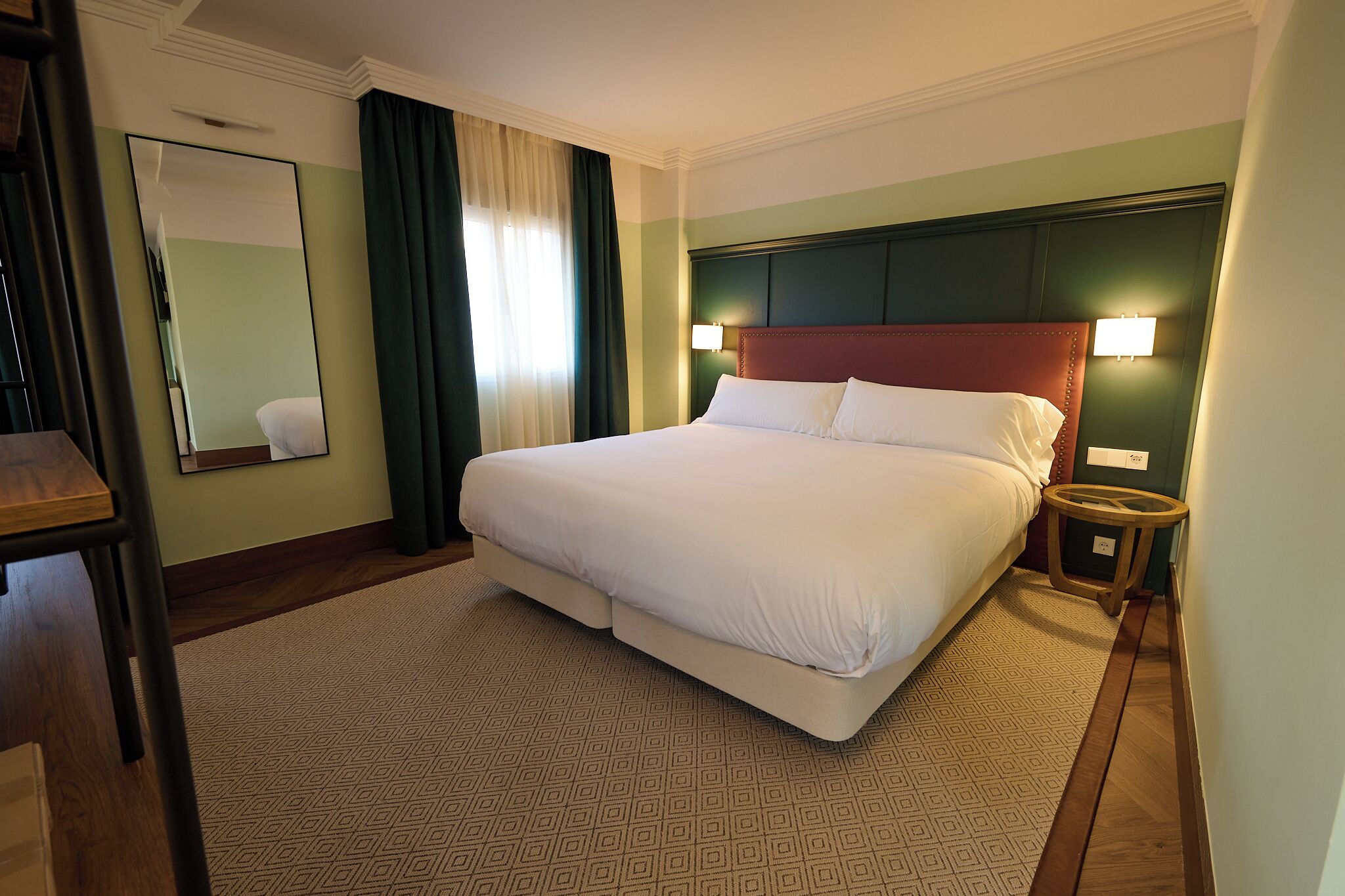 Suite Junior, pemandangan kota | Brankas, tirai kedap cahaya, setrika/meja setrika, dan Wi-Fi gratis