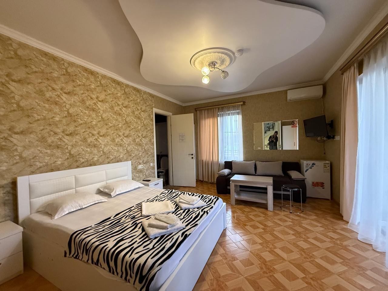 Suihku, pyyhkeet, saippua, sampoo