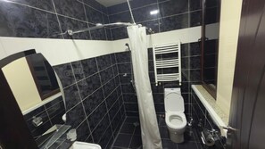 淋浴設備、提供毛巾、番梘、洗頭水