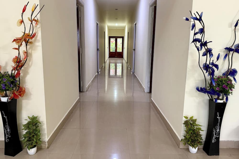 Nilgiris Inn