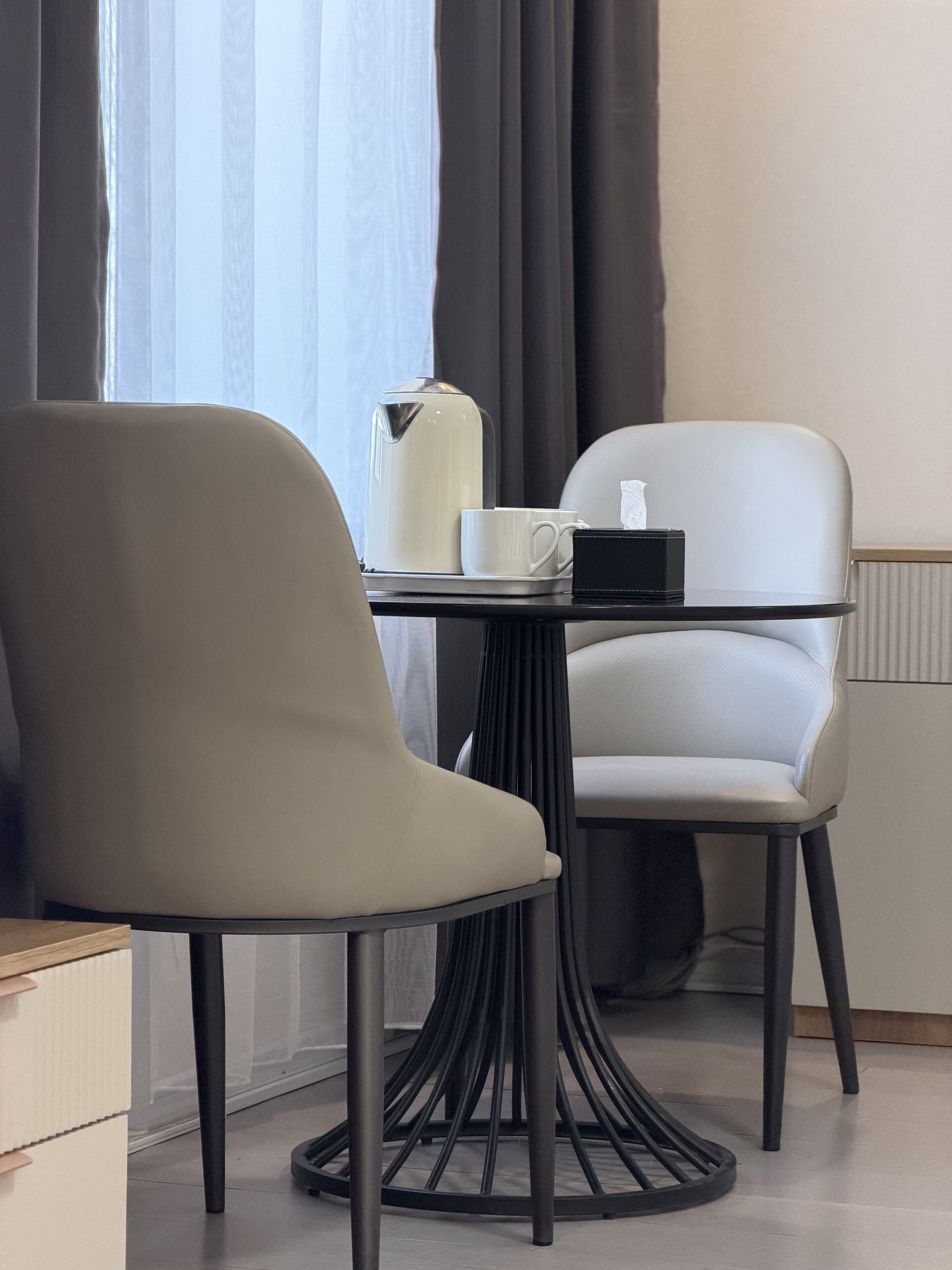Desk, free WiFi, bed sheets