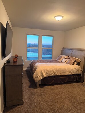 4 habitaciones, tabla de planchar con plancha, wifi y ropa de cama 