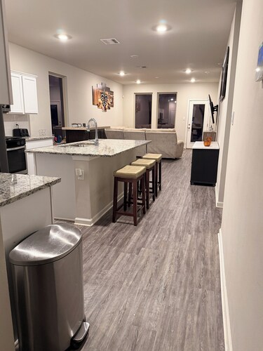 Gorgeous 4-bedroom house on the water in pleasant Slidell