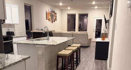 Gorgeous 4-bedroom house on the water in pleasant Slidell