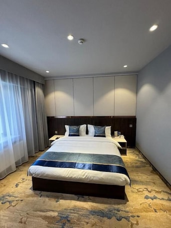 Deluxe Double Room | Free WiFi
