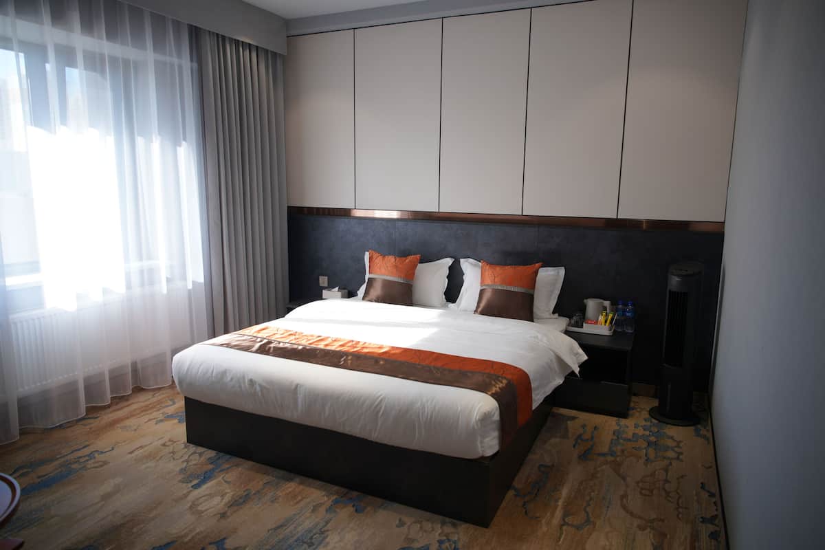 Deluxe Double Room | Living area