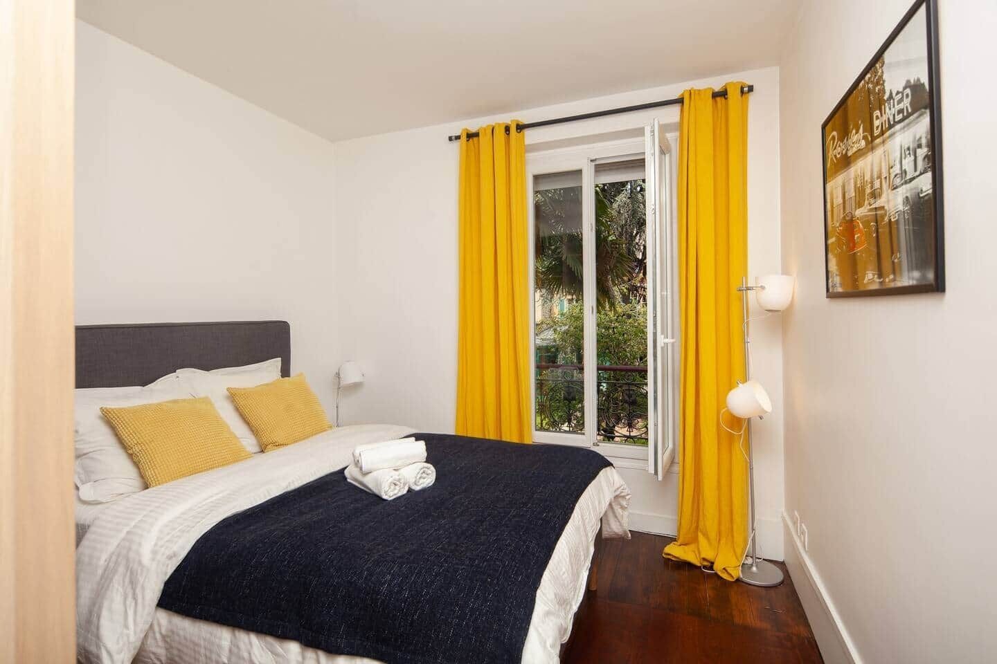 1 habitación, tabla de planchar con plancha, wifi gratis y ropa de cama 