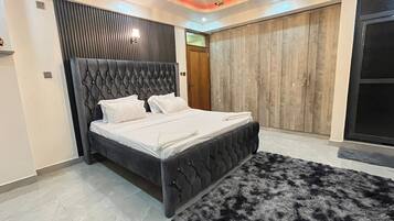 3 Schlafzimmer, Bügeleisen/Bügelbrett, WLAN, Bettwäsche