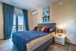5 bedrooms, iron/ironing board, travel cot, free WiFi - Villa Ancora near Medulin for 10 persons with private pool & pet friendly - only 800 meters from beach (Ližnjan)