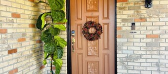 5/3 Pool Home In Central Lakeland, Pet Friendly!