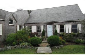 Exterior - 4-Bedroom House, Mid-Island Nantucket (Nantucket)