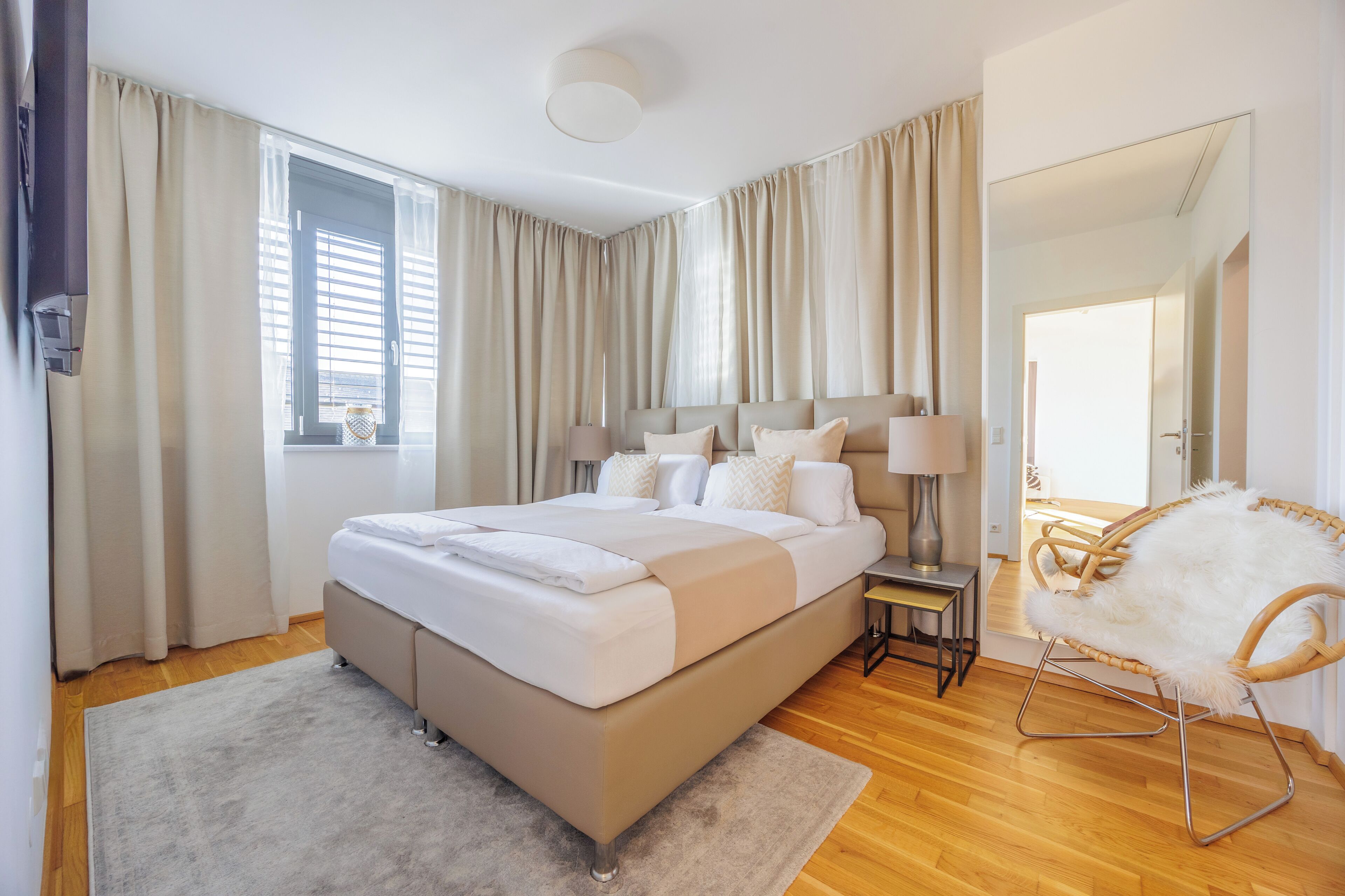 3 Schlafzimmer, Zimmersafe, Schreibtisch, Bügeleisen/Bügelbrett