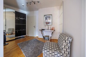 Interior - Luxury City Apartment Villach/Central/AirCon/Modern/Free Parking/Kitchen/Balcony (Villach)