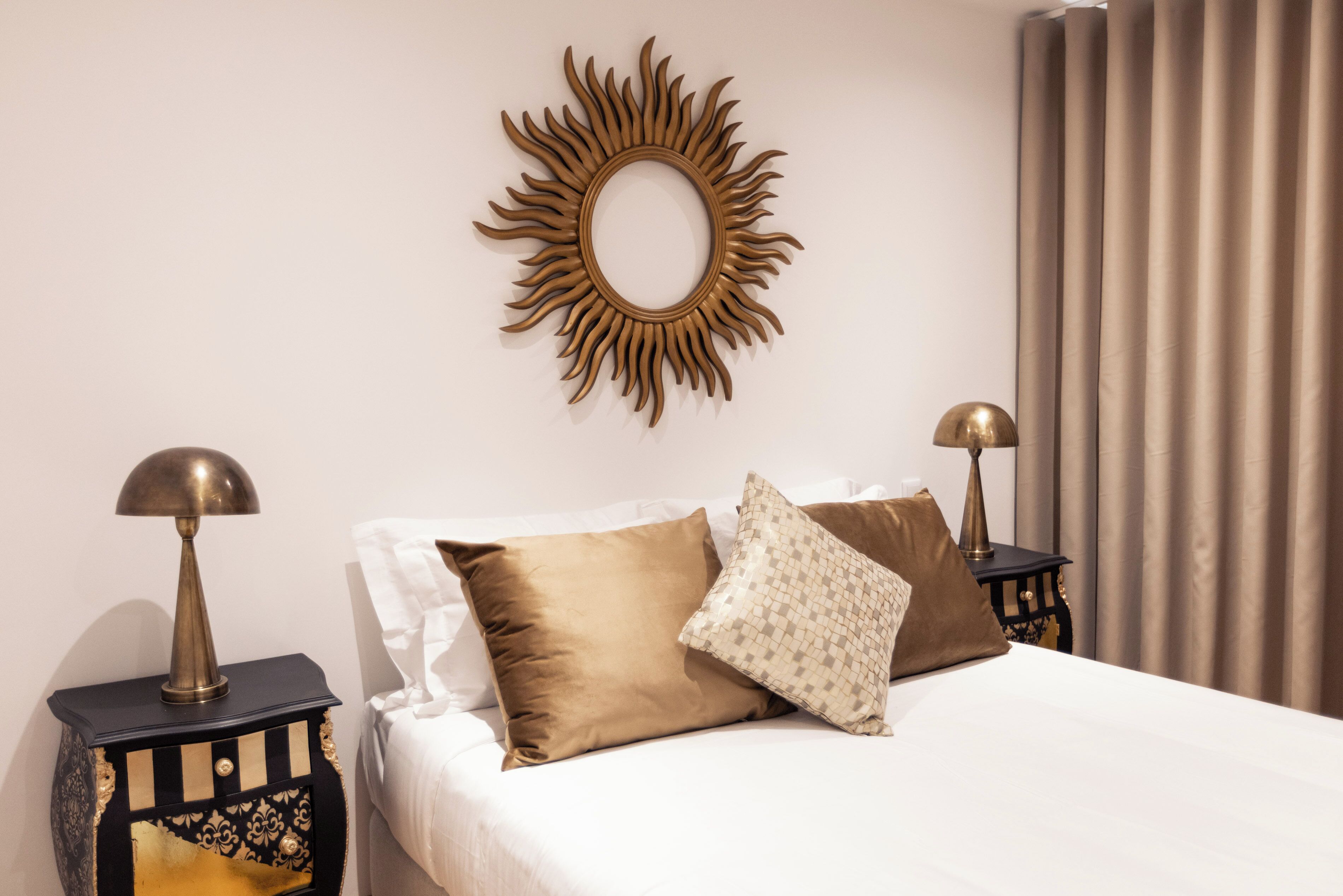 Apartment | Minibar, in-room safe, individually decorated, individually furnished