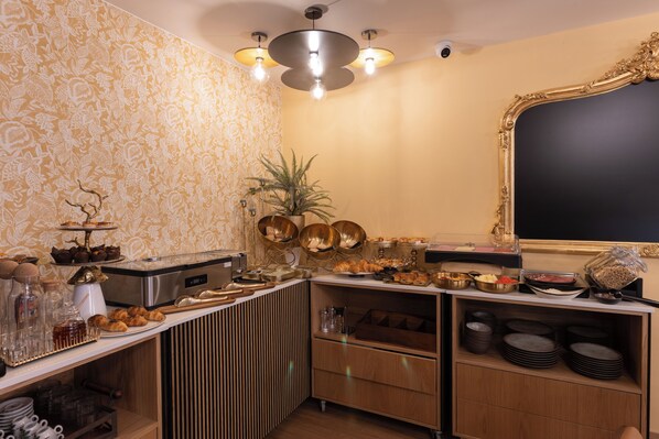 Daily buffet breakfast (EUR 15 per person)