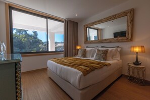 Apartment, River View | Minibar, in-room safe, individually decorated, individually furnished - Estrelas do Douro (Gondomar)