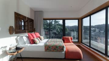 Studio, River View | Bar mini, peti besi dalam bilik, dihias secara berasingan