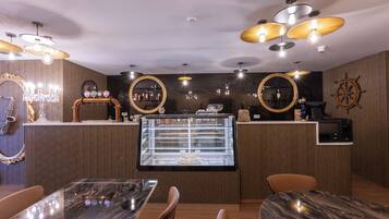 بار (في المنشاة)