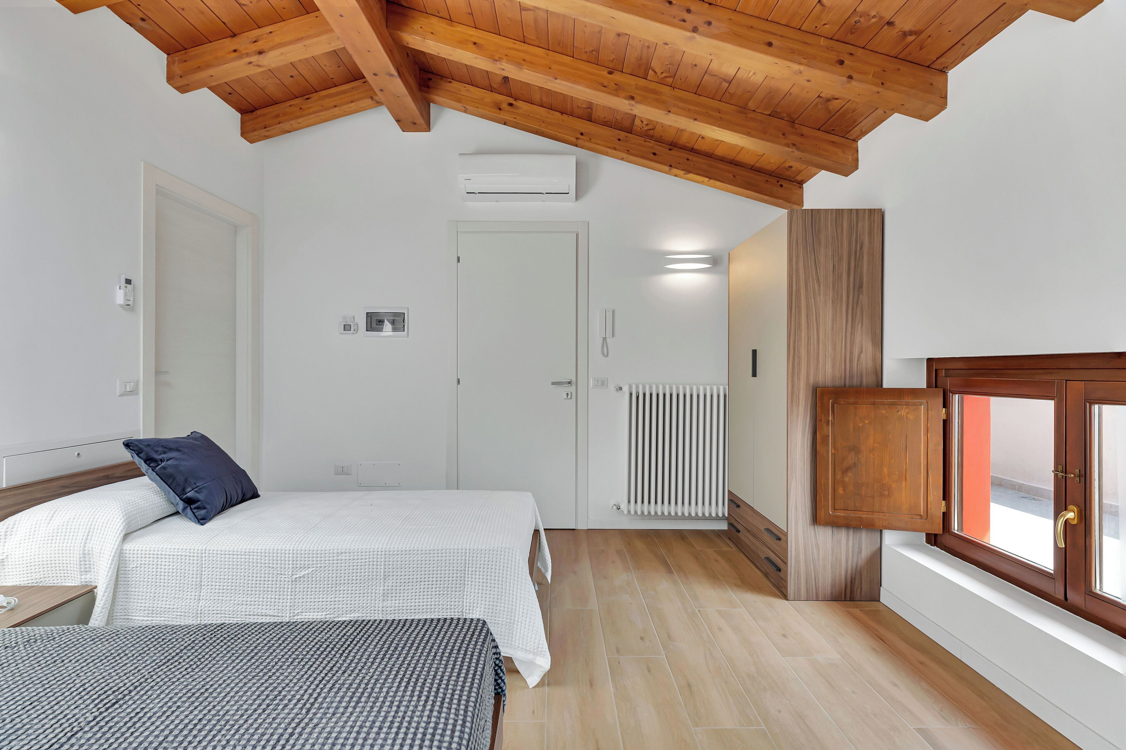 Classic Twin Room | Desk, free WiFi