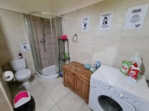 مستلزمات مجانية للعناية الشخصية، مناشف