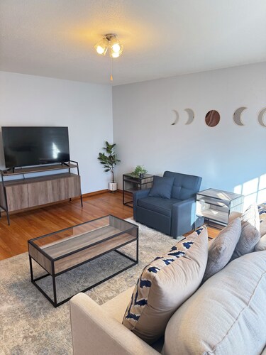 Peaceful 1-bedroom apartment with AC in East Hartford