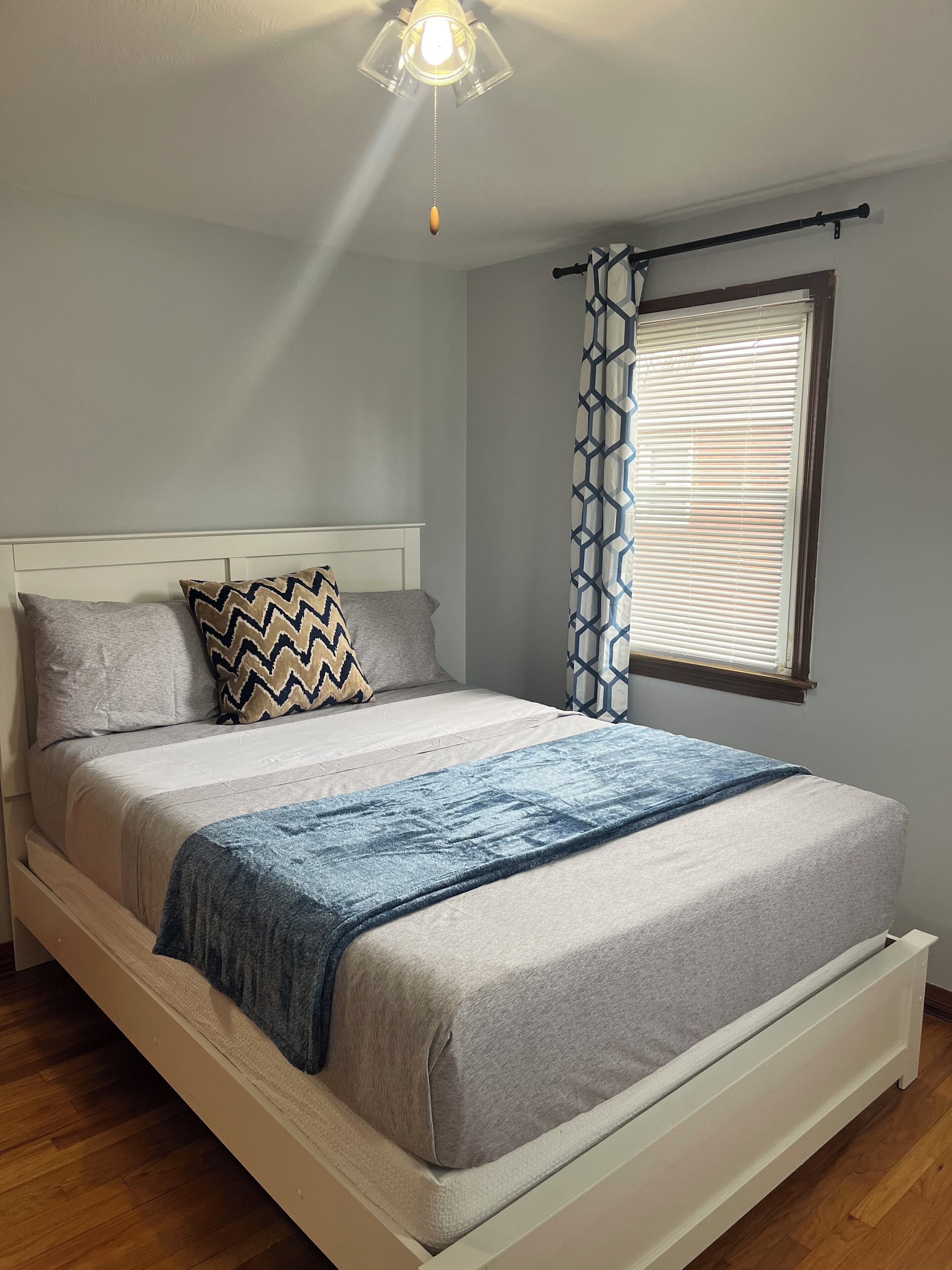 1 chambre, fer et planche à repasser, accès Internet, draps fournis
