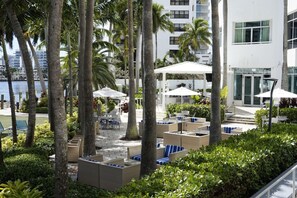 Outdoor dining - Sunrise on the Intracoastal (Fort Lauderdale)