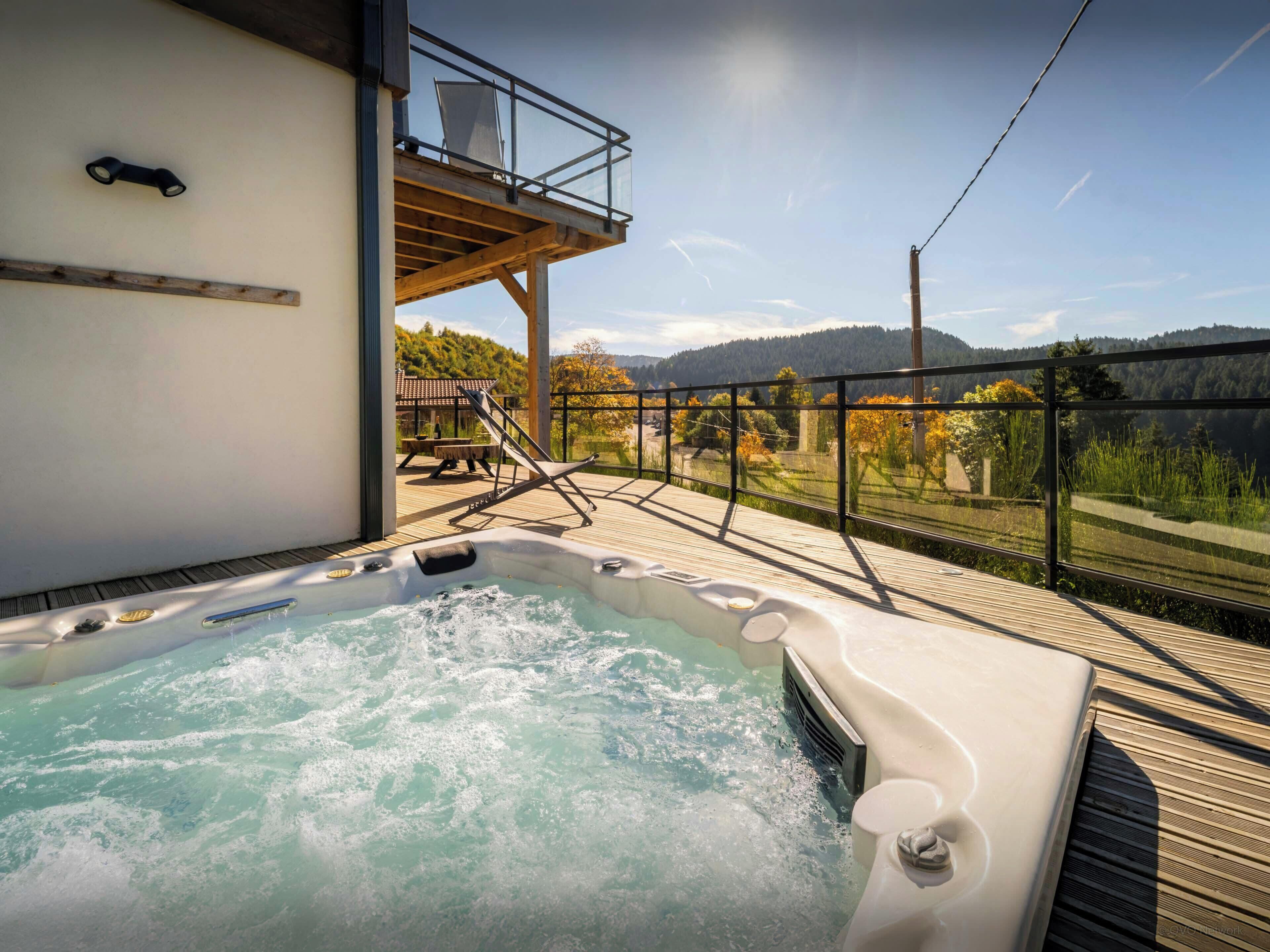 Bain à remous extérieur