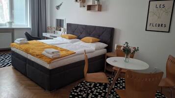 4 bedrooms, iron/ironing board, free WiFi, bed sheets