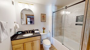 Shower, towels - NEW! Allegheny Springs 319 Brigham 2 Bedroom Plus Condo (Snowshoe)