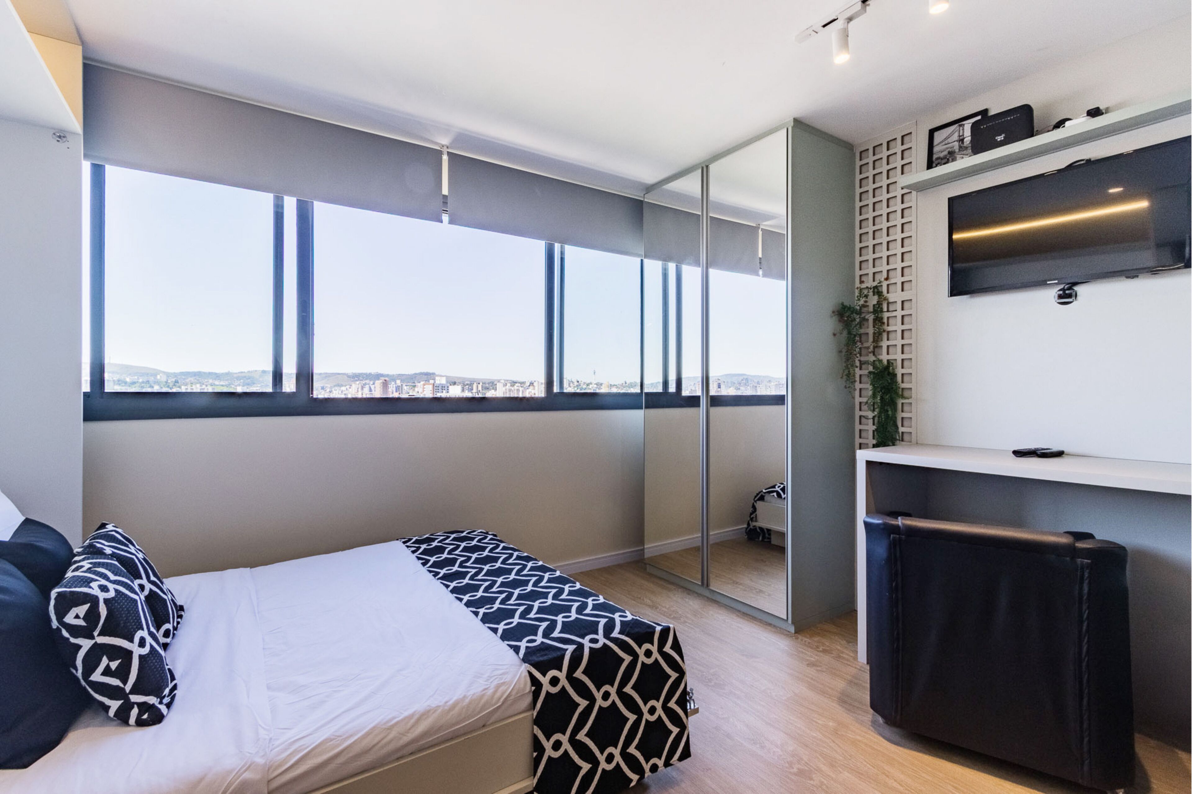 Apartamento superior, 1 cama de matrimonio, cocina | Escritorio, espacio para trabajar con un portátil, wifi gratis