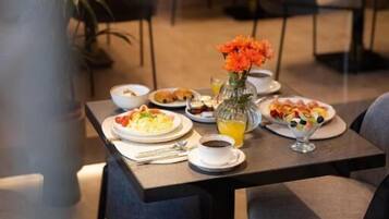 Petit déjeuner continental compris tous les jours