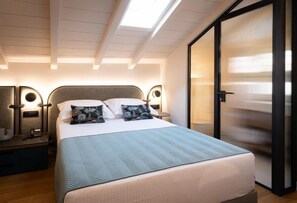 Attic Deluxe Split Level , Private Terrace | أغطية فراش متميزة وأسرّة بطبقة علوية مريحة ومكتب وتجهيزات عازلة للصوت