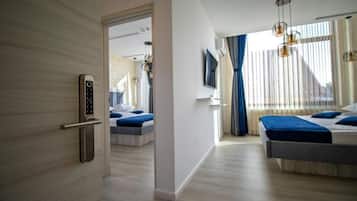 Deluxe Apartment | Soundproofing, iron/ironing board, free WiFi