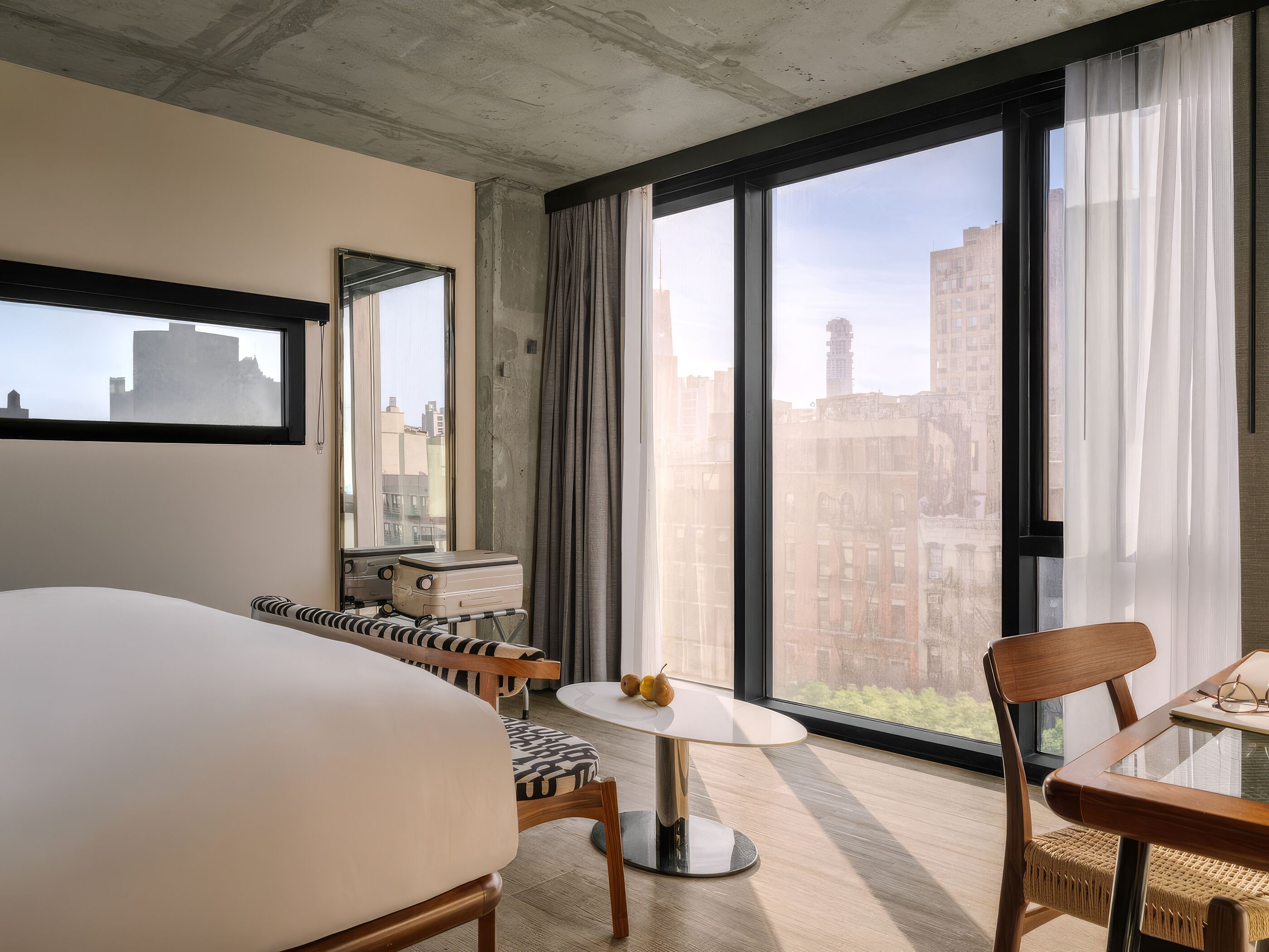 Phòng đơn Deluxe | Bộ đồ giường cao cấp, nệm có lớp đệm bông, két bảo mật tại phòng 