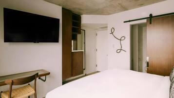 Desk, laptop workspace, iron/ironing board, free WiFi