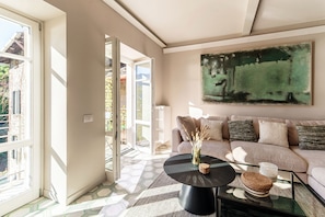 Apartment, Lake View | Premium bedding, down comforters, iron/ironing board, cribs/infant beds - Once in a Lifetime (Laglio)