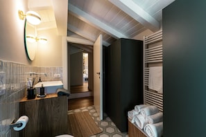 Apartment, Lake View | Bathroom - Once in a Lifetime (Laglio)