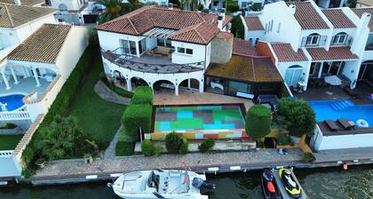 Grande villa de luxe sur les canaux