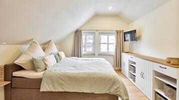 3 bedrooms, WiFi, bed sheets