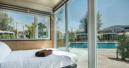 Apple House Phuket – Pool, Terrace Lounge & Steps to Bang Tao Beach, Prime