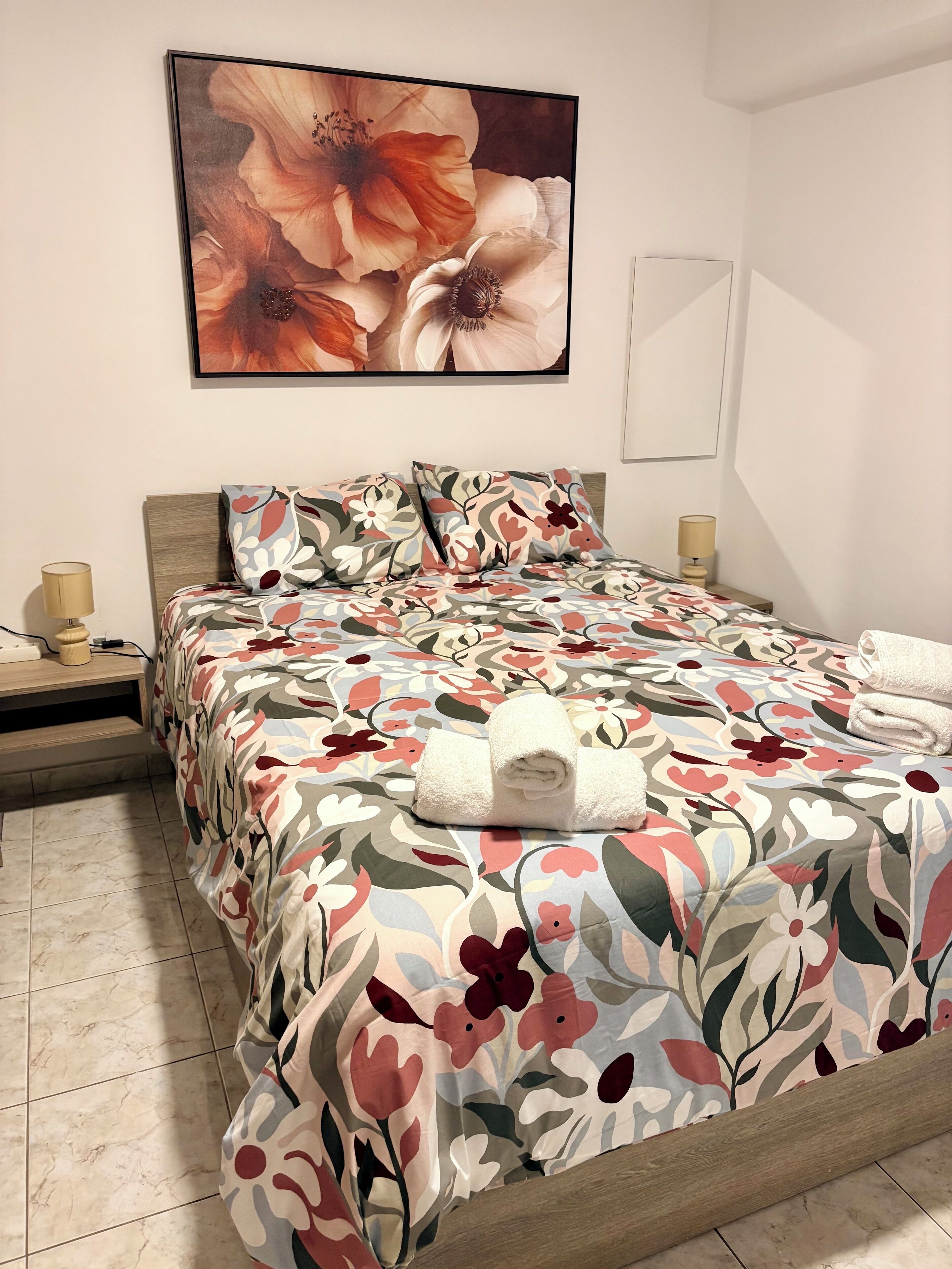 1 habitación, tabla de planchar con plancha, wifi gratis y ropa de cama 