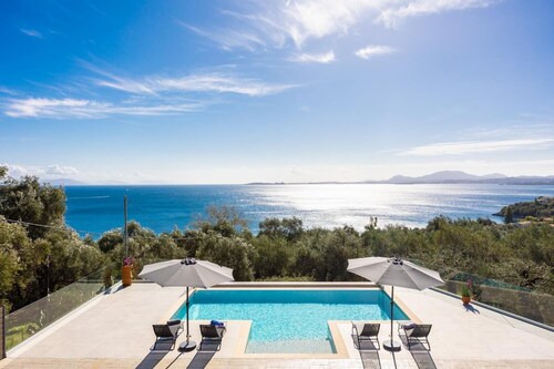 Villa Chronis - Three Bedroom Villa, Sleeps 6