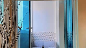 Superior Apartment, Balcony, City View | Ruang tamu