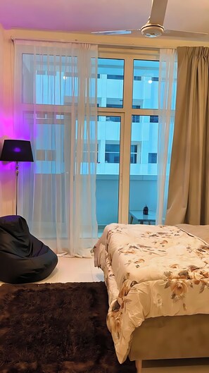 Superior-Apartment, Balkon, Stadtblick | Schallisolierte Zimmer, Bügeleisen/Bügelbrett, kostenloses WLAN