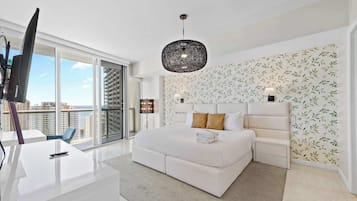 1 bedroom, desk, iron/ironing board, WiFi