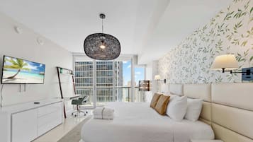 1 habitación, escritorio, tabla de planchar con plancha y wifi