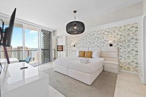 1 habitación, escritorio, tabla de planchar con plancha y wifi