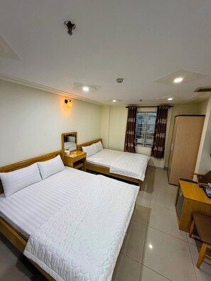 ファミリー ルーム シティビュー | デスク、ノートパソコン用作業スペース、遮光カーテン、防音設備